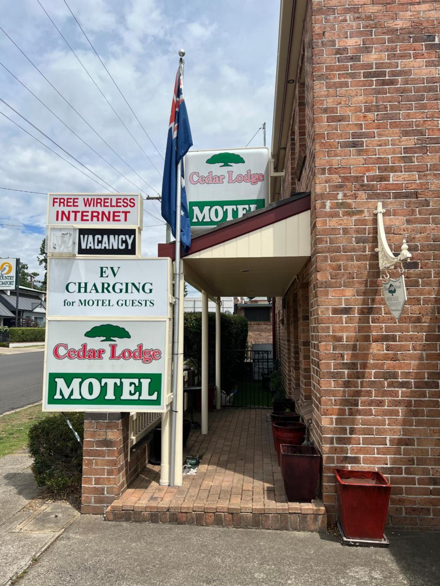 Cedar Lodge Motel Armidale Ngoại thất bức ảnh
